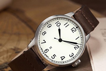 青岛劳力士不动了维修多少钱