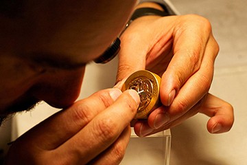 青岛劳力士全自动机械表为何不走